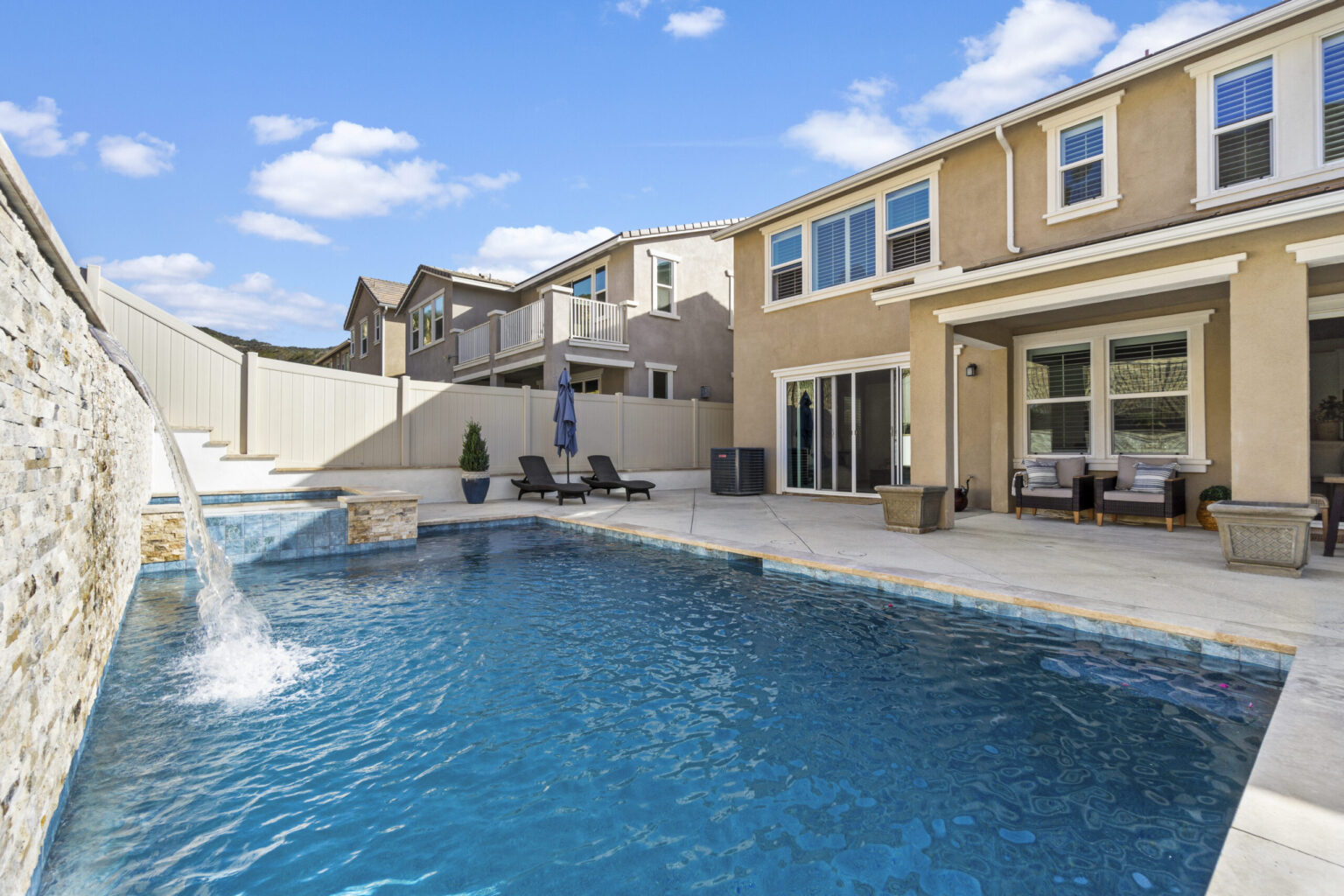 Best Swimming Pool Design Ideas for Your Backyard Pool