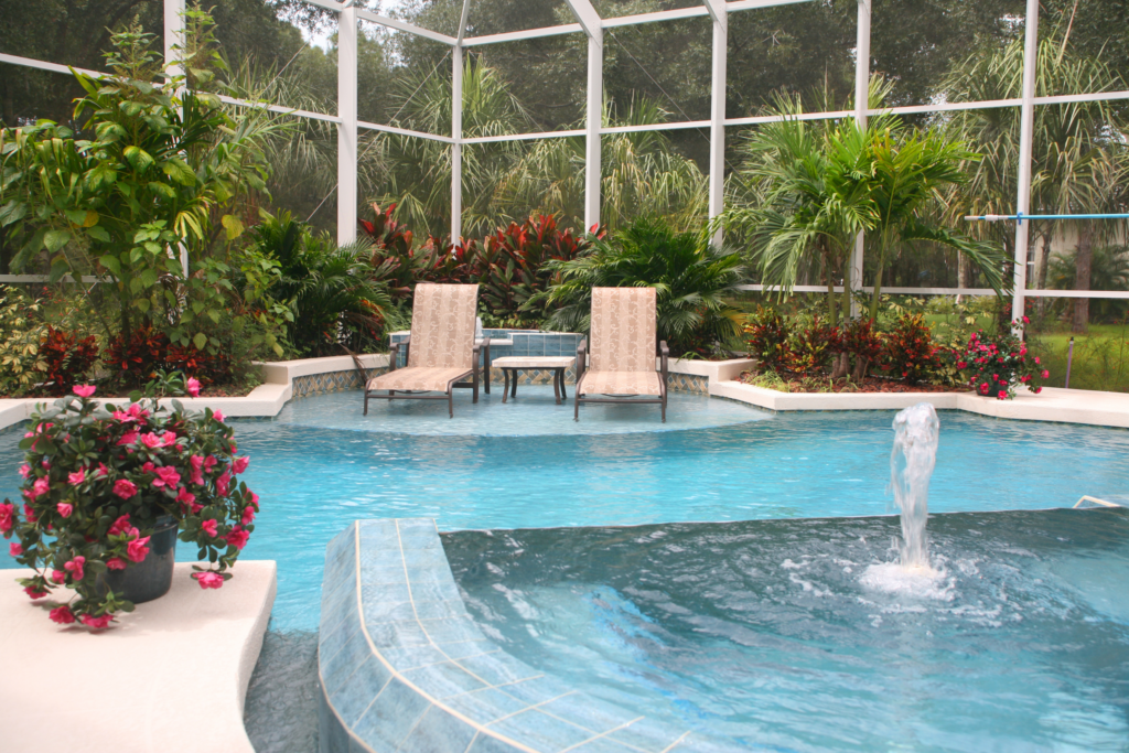 California Custom Pools tropical lanai pool with bubbler
